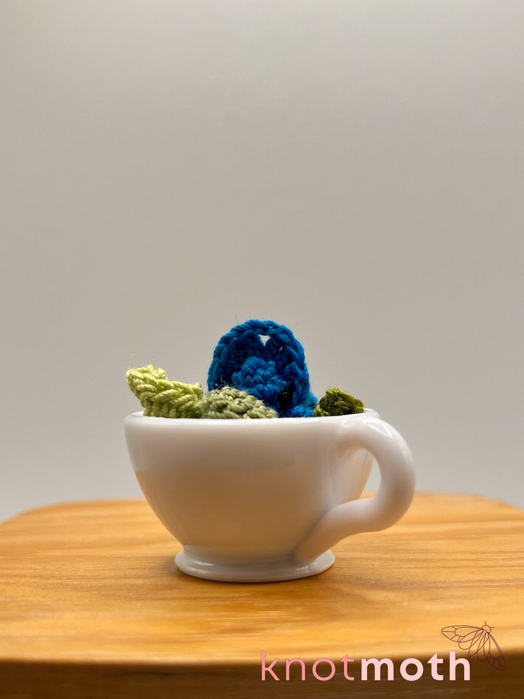 caj squid micro crochet teacup trinket