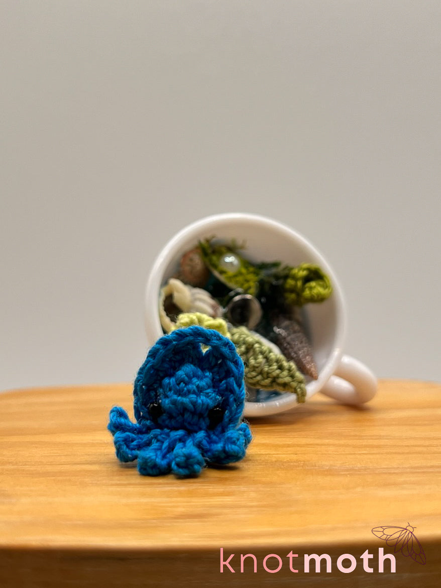 caj squid micro crochet teacup trinket