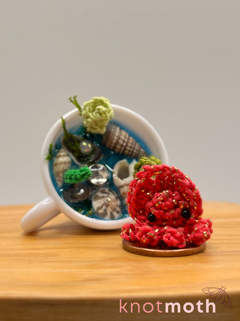 alishan squid micro crochet teacup trinket