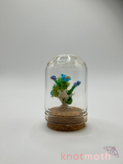 skull & forget-me-nots micro crochet cloche jar