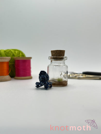 seren squid micro crochet jar