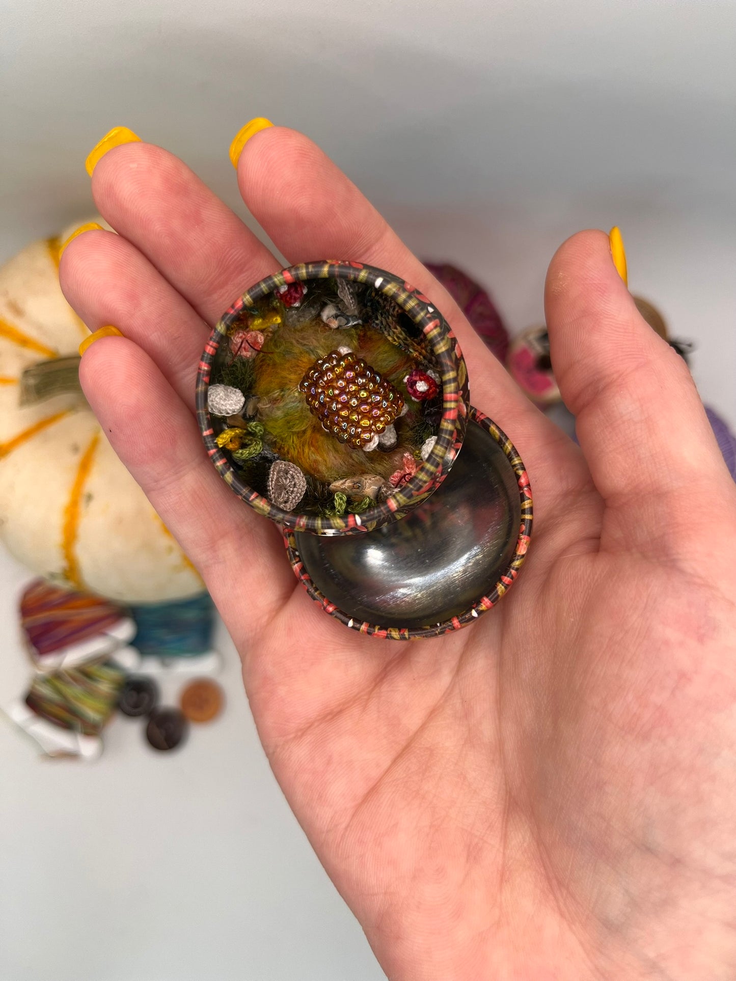 eddie hedgehog (beaded) · forest floor mini tin