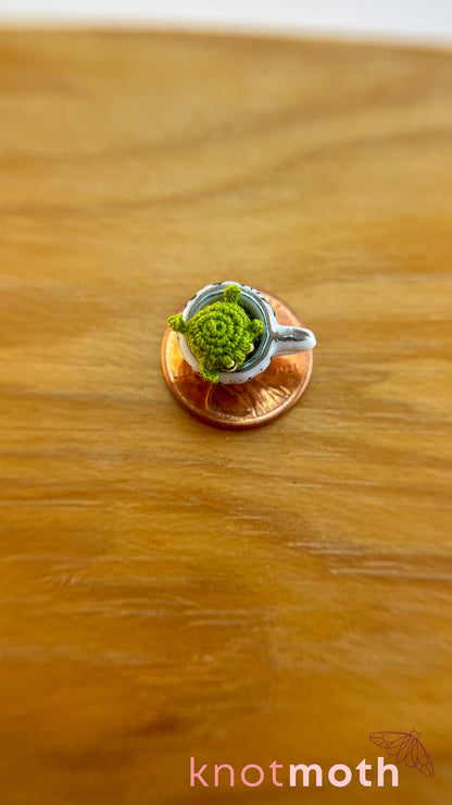 Francisco Frog Micro Crochet Teacup (Magnetic, Removable)