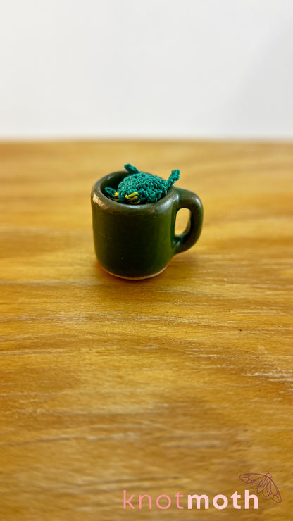 Finley Frog Micro Crochet Mug (Magnetic, Removable)