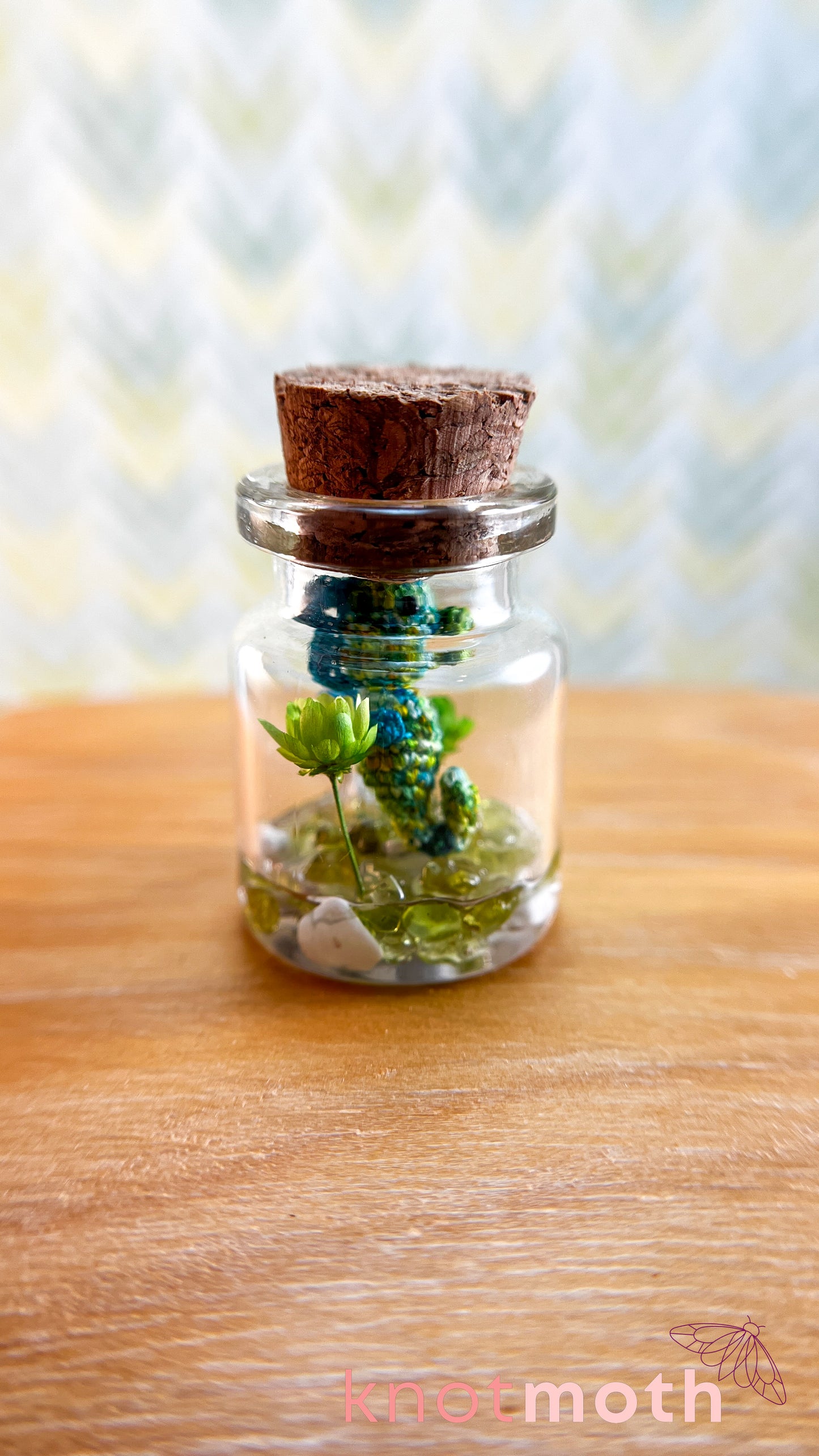 Sheldon Seahorse Micro Crochet Aquarium Jar (removable, magnetic)