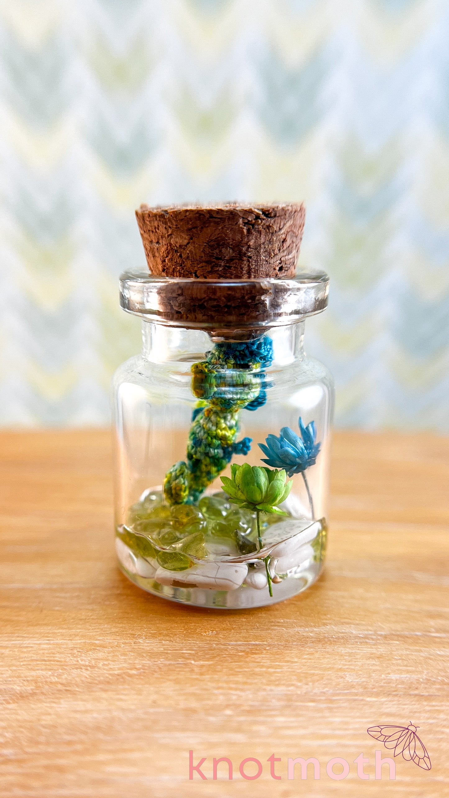 Sheldon Seahorse Micro Crochet Aquarium Jar (removable, magnetic)